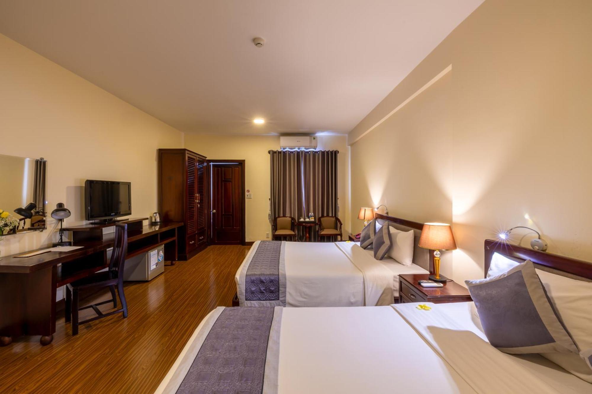 Baly Hotel And Spa Hue Buitenkant foto